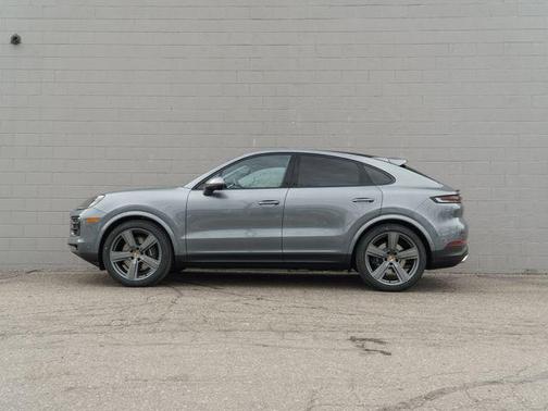 Platinum Silver Metallic 2026 Porsche Cayenne Cayenne