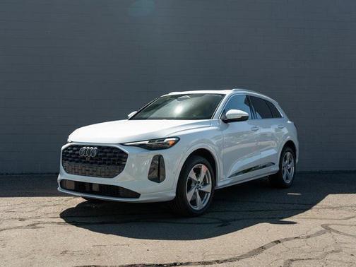 2025 Audi Q5 Premium Plus