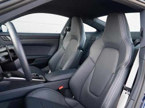 2025 Porsche 911 Carrera