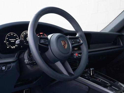 2025 Porsche 911 Carrera