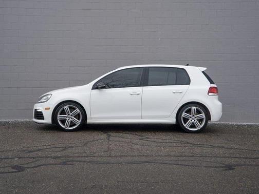 2013 Volkswagen Golf R 4-Door