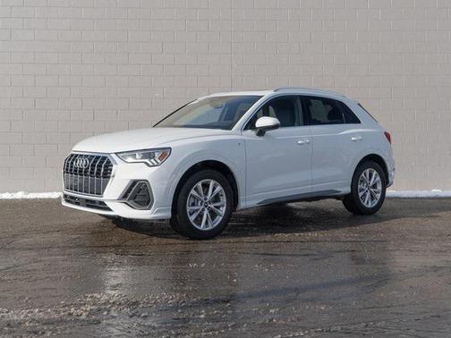 2025 Audi Q3 Premium 45 TFSI S line quattro Tiptronic