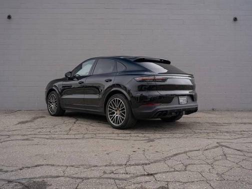 Chromitblack Metallic 2023 Porsche Cayenne
