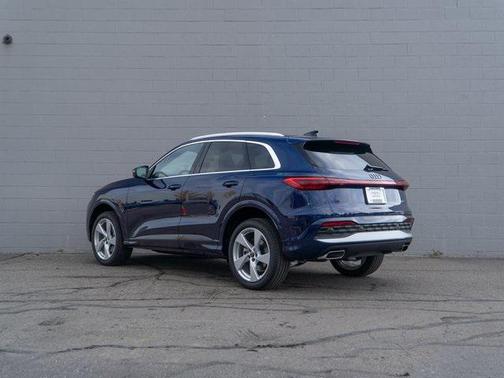 2025 Audi Q5 Premium Plus TFSI quattro S tronic