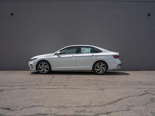 Opal White Pearl 2026 Volkswagen Jetta 1.4T SEL