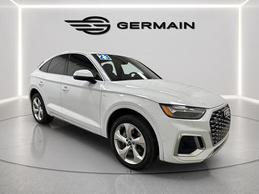 Glacier White Metallic 2023 Audi Q5 45 S line Prestige