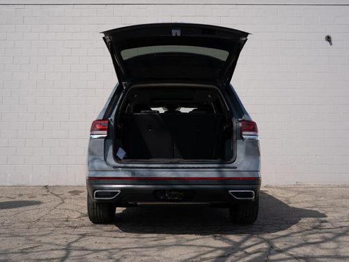 pure gray 2026 Volkswagen Atlas 2.0T SEL