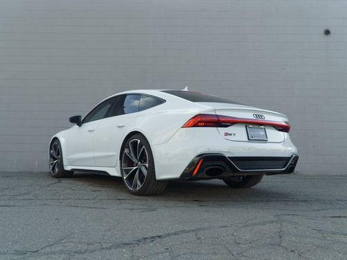 Glacier White 2023 Audi RS 7 4.0T
