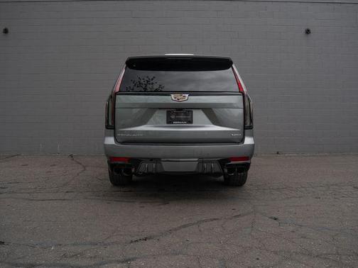 Argent Silver Metallic 2023 Cadillac Escalade V-Series