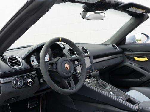 2025 Porsche 718 Spyder RS