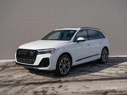 2025 Audi Q7 45 Premium Plus