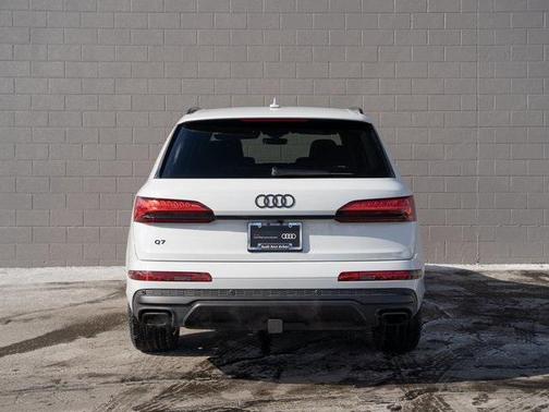 2025 Audi Q7 45 Premium Plus