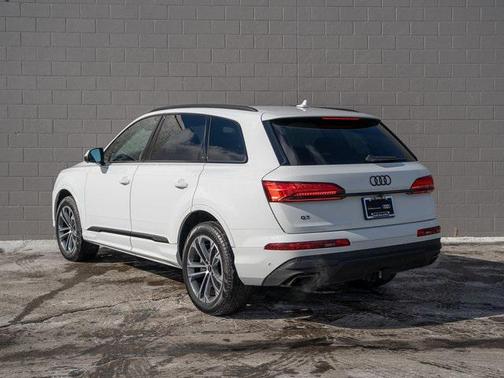 2025 Audi Q7 45 Premium Plus