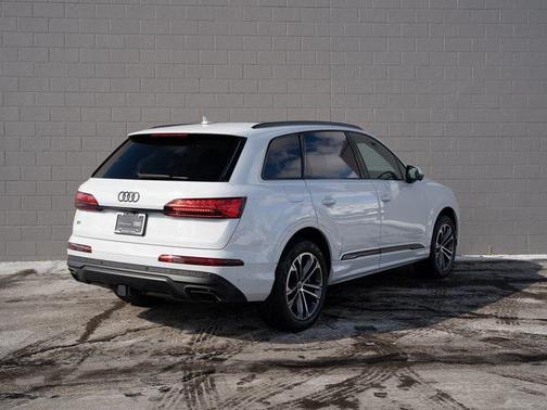 2025 Audi Q7 45 Premium Plus