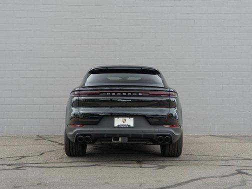 Chromite Black Metallic 2026 Porsche Cayenne Cayenne