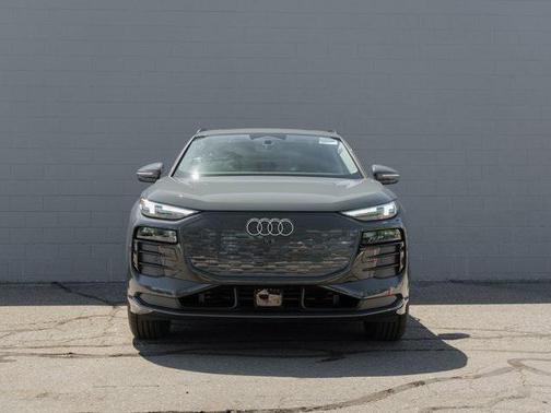 2025 Audi Q6 e-tron Premium Plus quattro