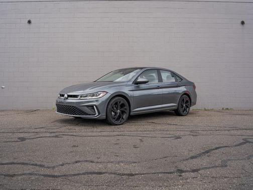 Platinum Gray Metallic 2025 Volkswagen Jetta 1.5T SE
