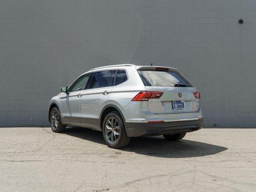 Pyrite Silver Metallic 2023 Volkswagen Tiguan 2.0T SE 4MOTION