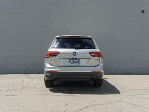 Pyrite Silver Metallic 2023 Volkswagen Tiguan 2.0T SE 4MOTION