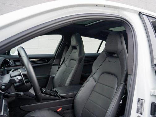 2025 Porsche Panamera 4