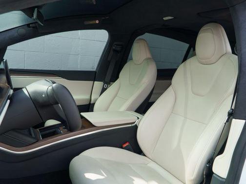 2022 Tesla Model X Dual Motor All-Wheel Drive