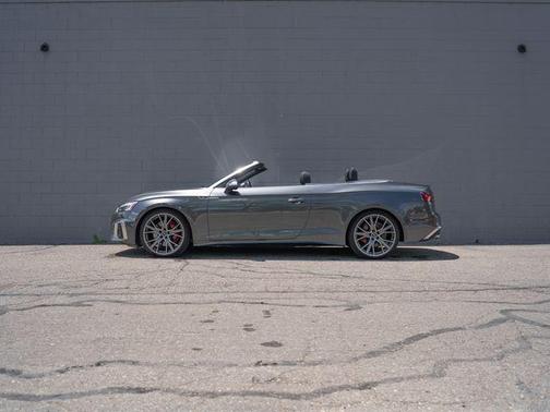 Daytona Gray Pearl Effect/Black Roof 2021 Audi S5 3.0T Prestige