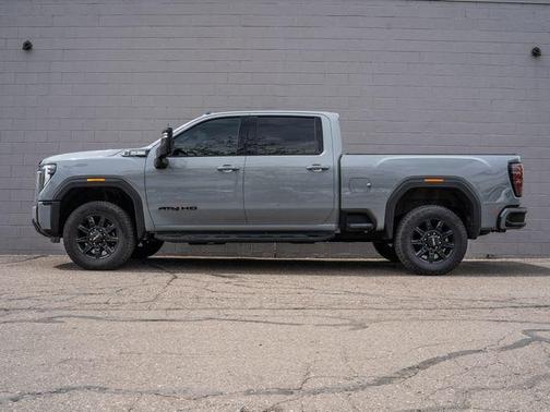 Thunderstorm Gray 2025 GMC Sierra 2500 AT4