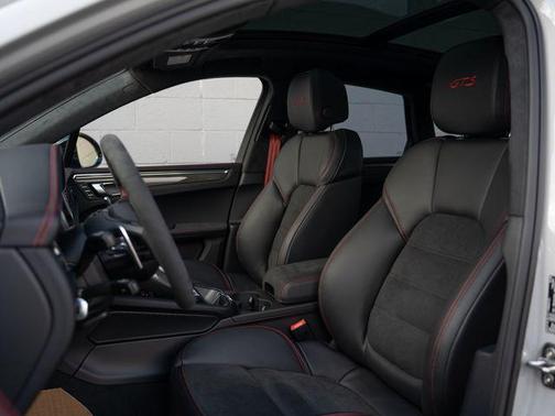 2026 Porsche Macan GTS