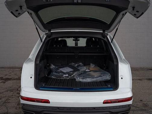 2026 Audi Q7 55 Premium
