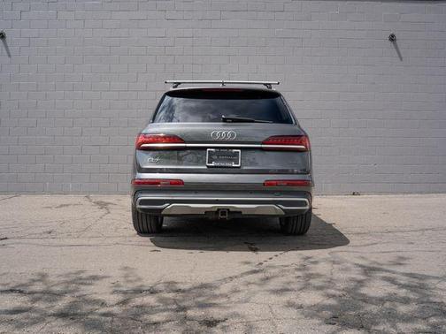 Gray Metallic 2021 Audi Q7 55 Prestige