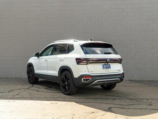 2025 Volkswagen Taos 1.5T SEL