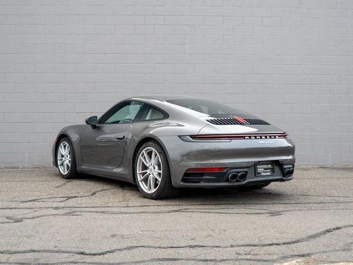 2024 Porsche 911 Carrera