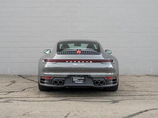 2024 Porsche 911 Carrera