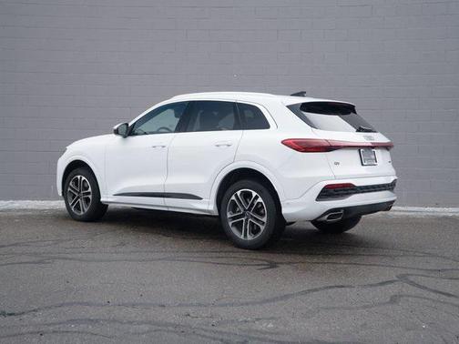 2025 Audi Q5 Premium TFSI quattro S tronic