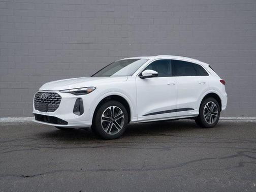 2025 Audi Q5 Premium TFSI quattro S tronic