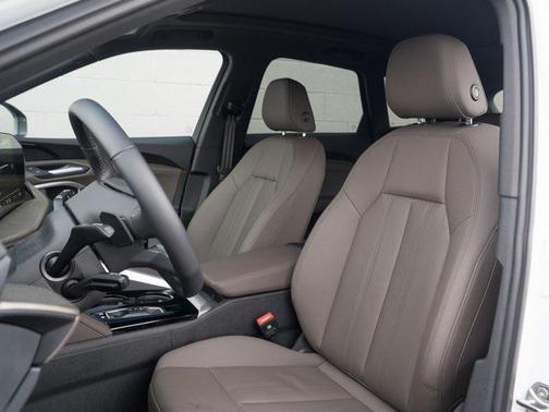 2025 Audi Q5 Premium TFSI quattro S tronic