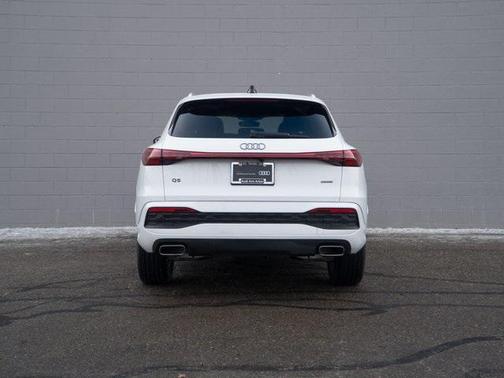 2025 Audi Q5 Premium TFSI quattro S tronic