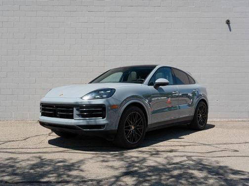 2024 Porsche Cayenne Base (Tiptronic)