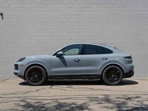 2024 Porsche Cayenne Base (Tiptronic)