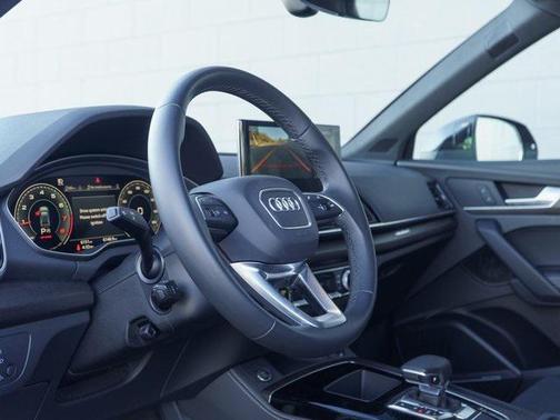 2024 Audi Q5 45 S line Premium Plus