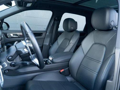 2022 Porsche Cayenne S