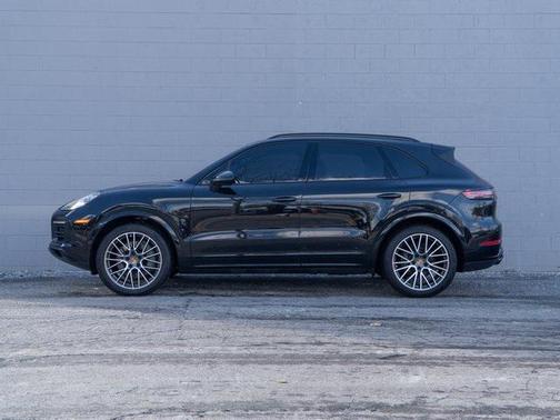 2022 Porsche Cayenne S