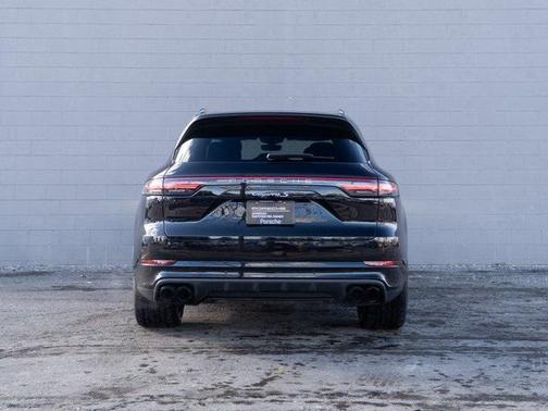 2022 Porsche Cayenne S
