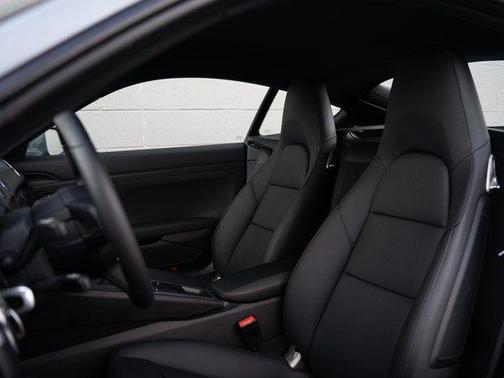 2025 Porsche 718 Cayman 