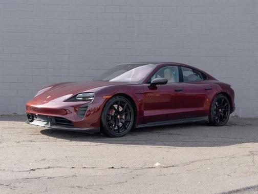 2022 Porsche Taycan GTS