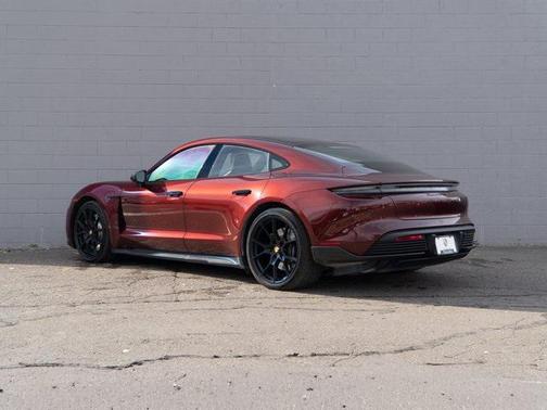 2022 Porsche Taycan GTS