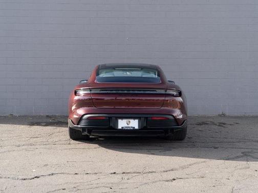 2022 Porsche Taycan GTS