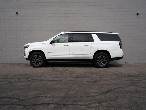 Summit White 2023 Chevrolet Suburban 4WD Z71