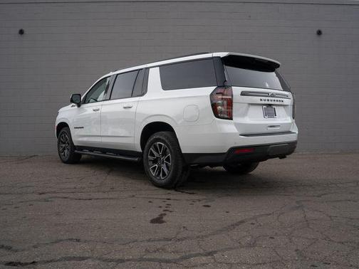 Summit White 2023 Chevrolet Suburban 4WD Z71