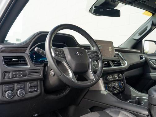 Summit White 2023 Chevrolet Suburban 4WD Z71